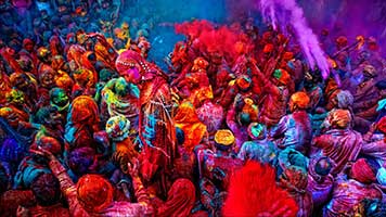 O fundo de tela com o titulo Pessoas e cores é a imagem perfeita para uma fuga da vida cotidiana. Esqueça  os dias infelizes, mergulhe simplesmente mergulhar num mar de cores e perca-se no meio de pessoas felizes!