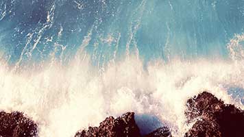 Wenn du ein Wasserliebhaber bist, dann kannst du das Hintergrundbild Wasserfall versuchen. Du kannst es kostenlos herunterladen und mit anderen Ozeanliebhabern teilen.