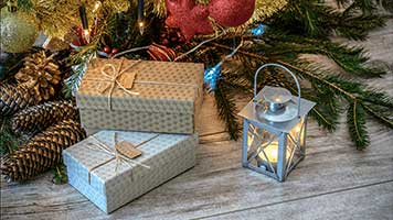Deixe os carols começar e começar na atmosfera do Natal! Todo mundo está melhor nesta temporada, porque eles já definiram o papel de parede de Natal em sua página inicial, e por causa disso Santa está muito satisfeito por isso!
