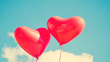 If you're in love and you want to let your significant one how you feel just share the Balloon Hearts theme! For sure it will melt his heart! Or you can just set the Balloon Hearts theme on your homescreen and daydream about your loved one!