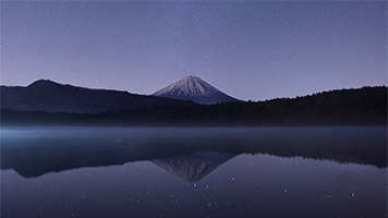 If you like the Night Reflexion wallpaper you can easily set it on your homescreen. The Night Reflexion wallpaper is perfect for nature lovers and also for those who like to watch the stars appearing the darkened sky.